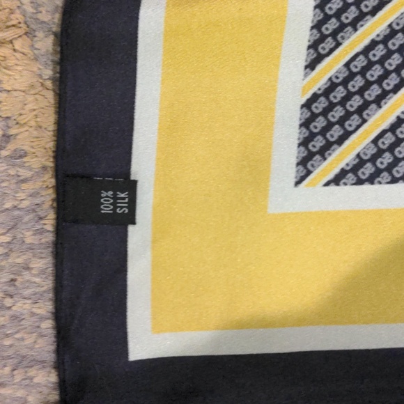 Vineyard Vines Denver Broncos Super Bowl 50 100% Silk Scarf - Picture 3 of 6